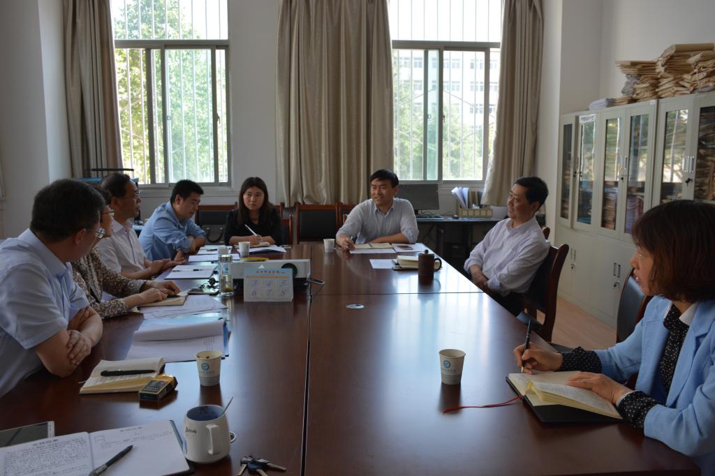 就业工作调研现场