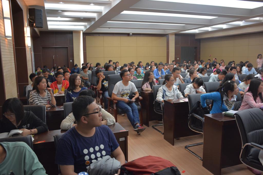 《唐玄宗与武则天的爱情悲剧》报告现场