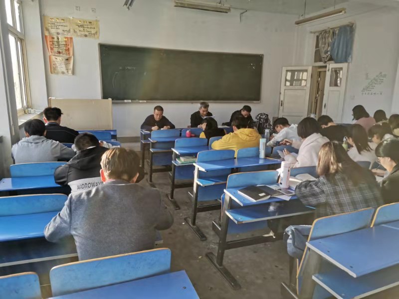 主题党日活动现场